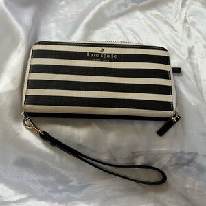 Kate Spade Black and Cream Storybook Wallet
